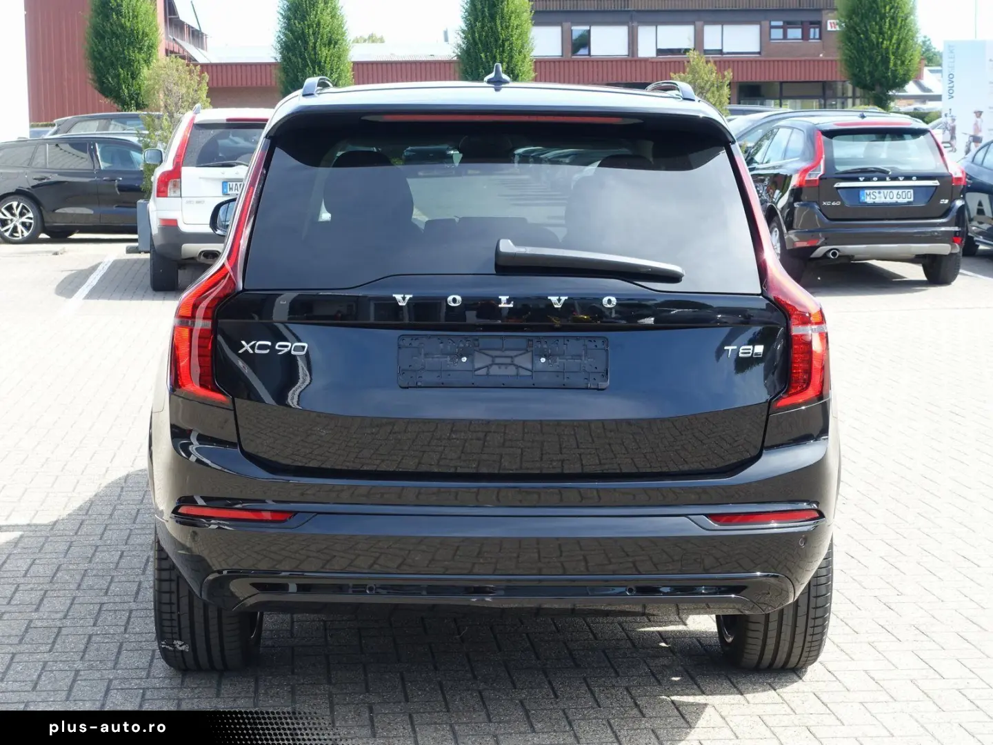 VOLVO XC90 Ultra Dark T8 AWD Plug-in   Pano B&W FourC