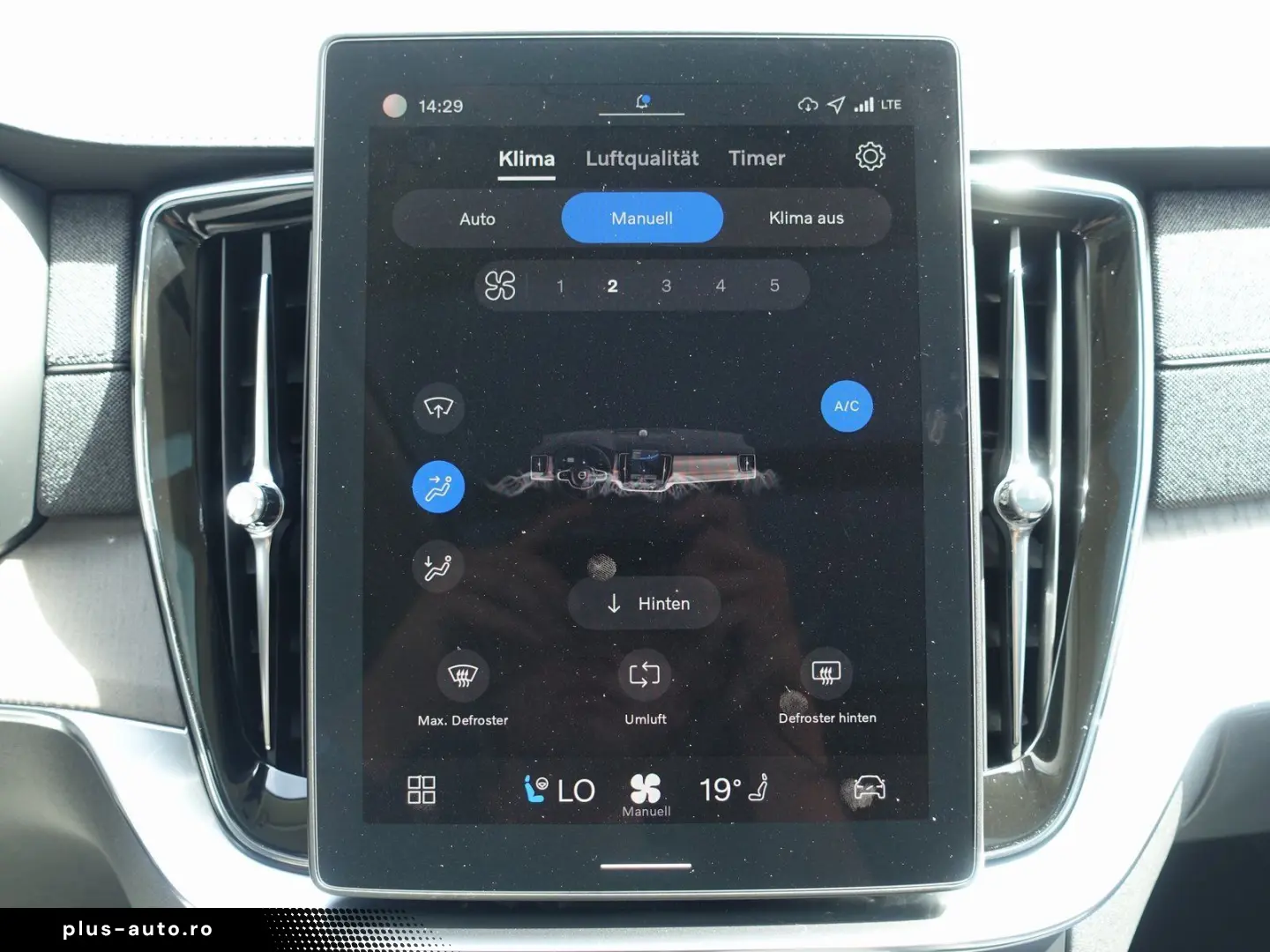 VOLVO XC90 Ultra Dark T8 AWD Plug-in   Pano B&W FourC