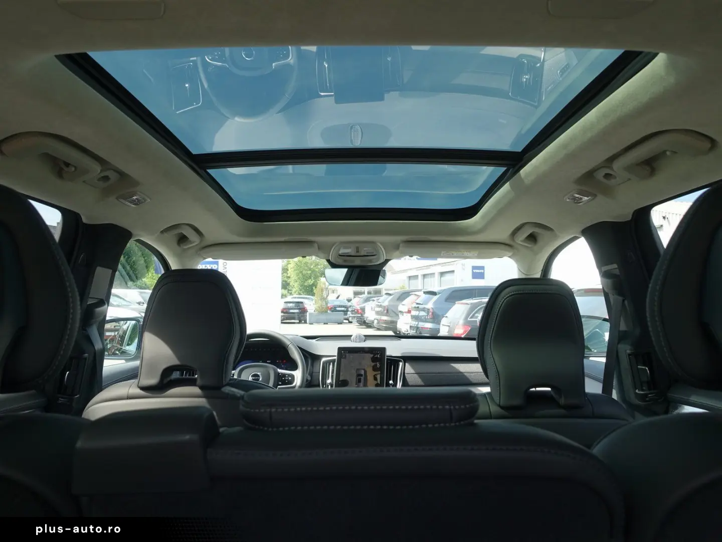 VOLVO XC90 Ultra Dark T8 AWD Plug-in   Pano B&W FourC