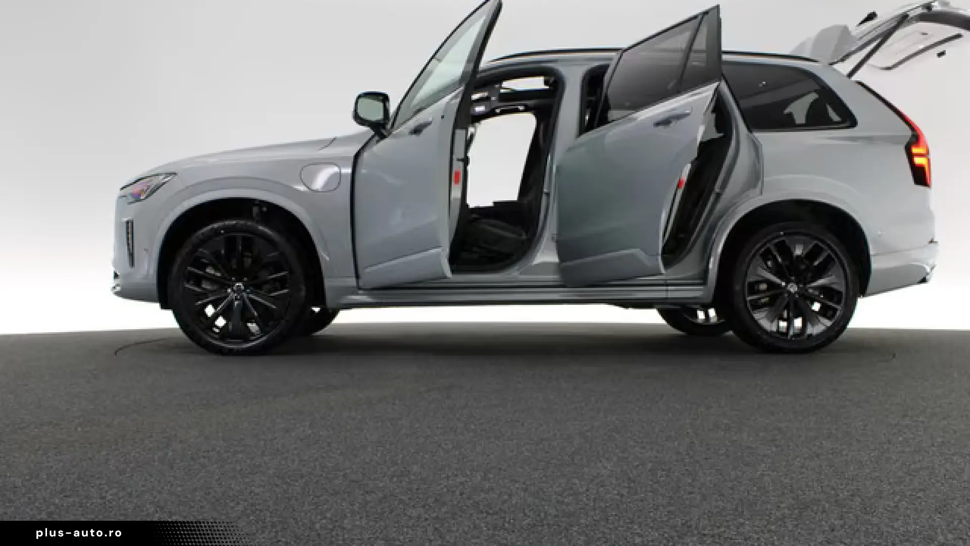Volvo XC90 T8 Plus Black Edition Recharge Plug-IN