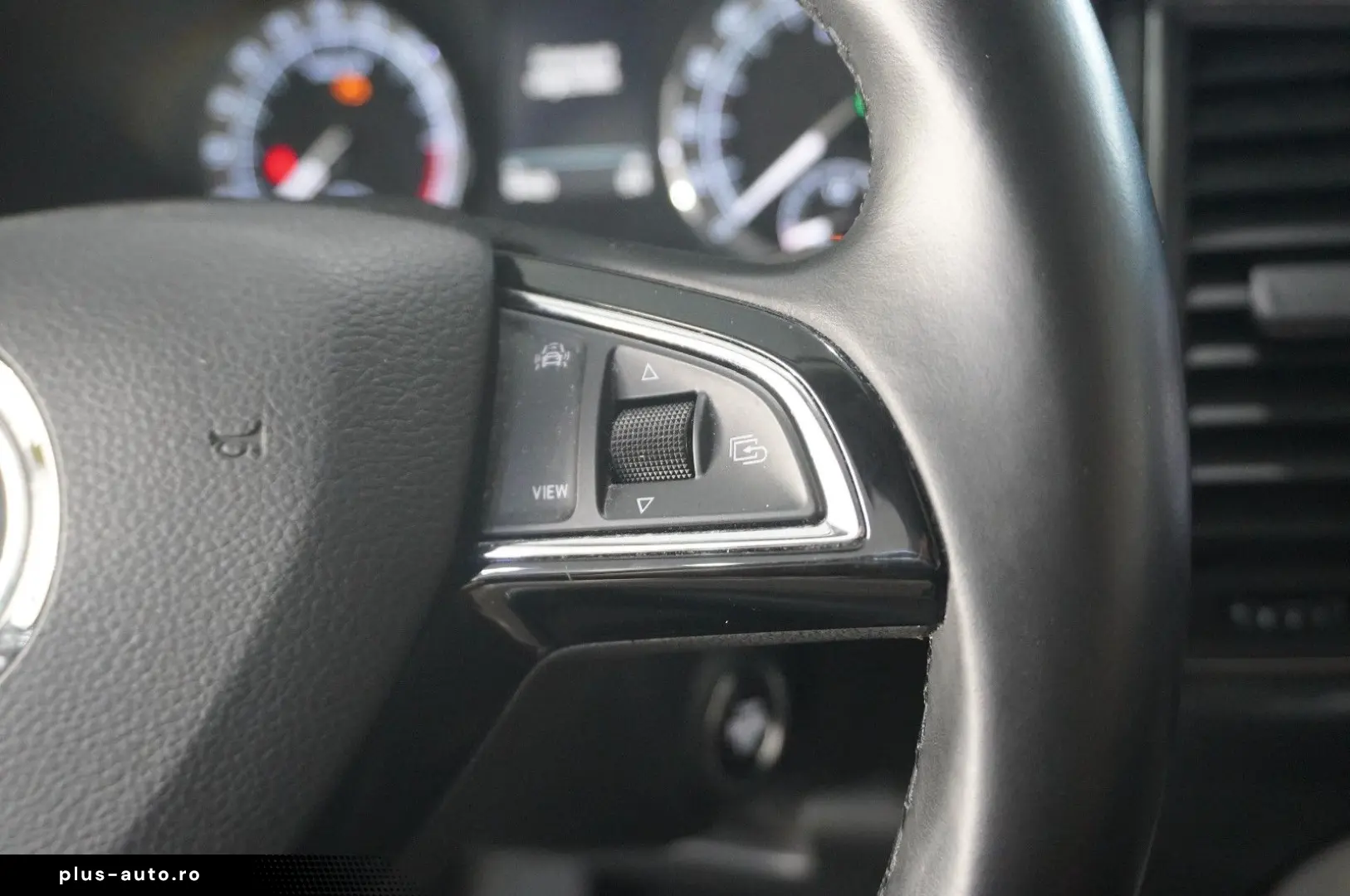 SKODA Kodiaq 2.0 TDI STYLE 4X4 DSG NAVI LED SHZ SPORT
