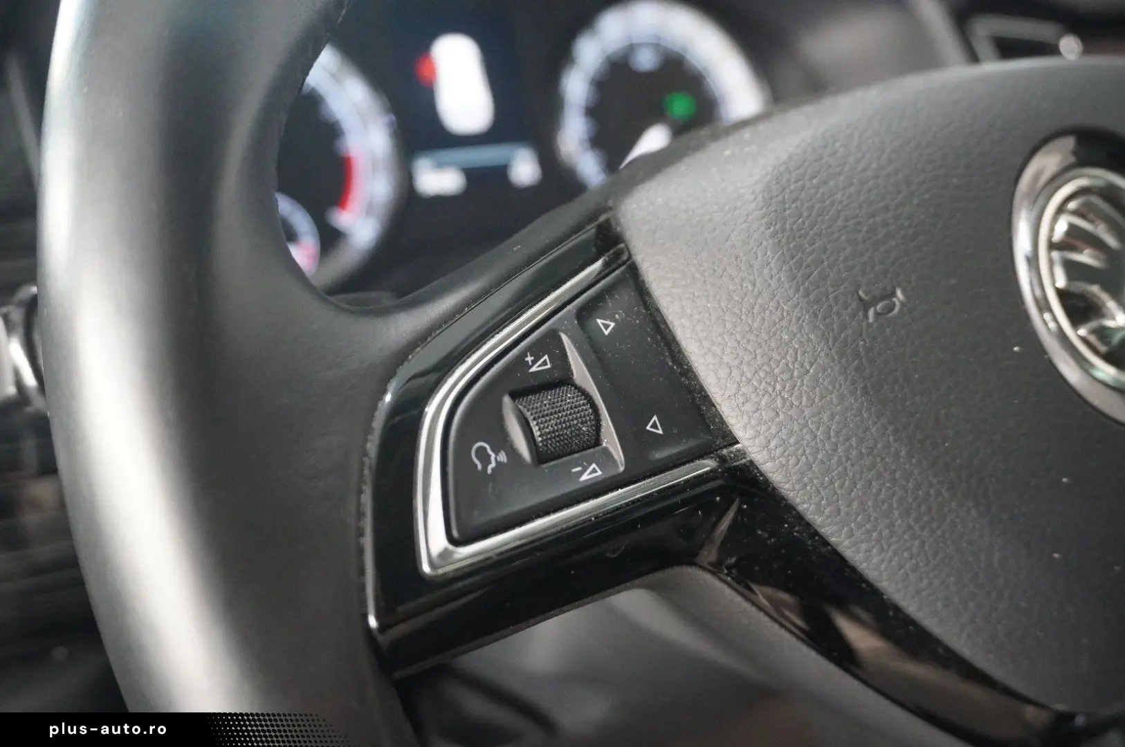 SKODA Kodiaq 2.0 TDI STYLE 4X4 DSG NAVI LED SHZ SPORT