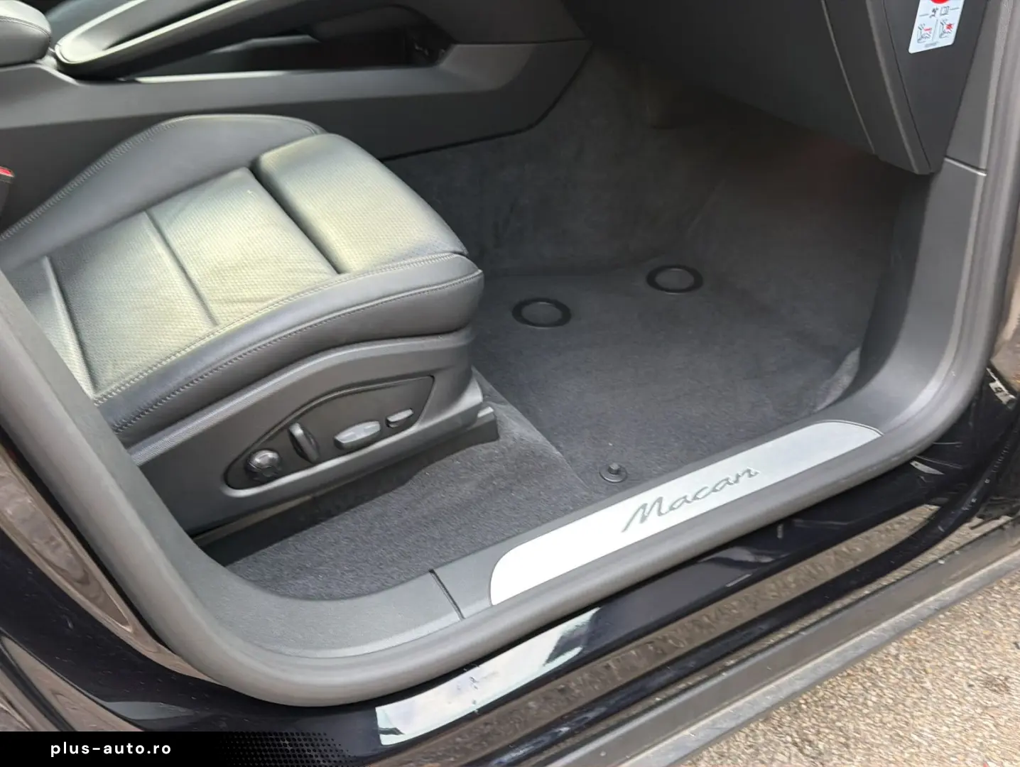 PORSCHE Macan Basis Panoramadach Matrix PASM 14-Wege