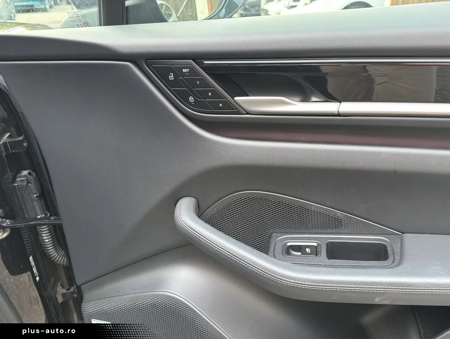 PORSCHE Macan Basis Panoramadach Matrix PASM 14-Wege