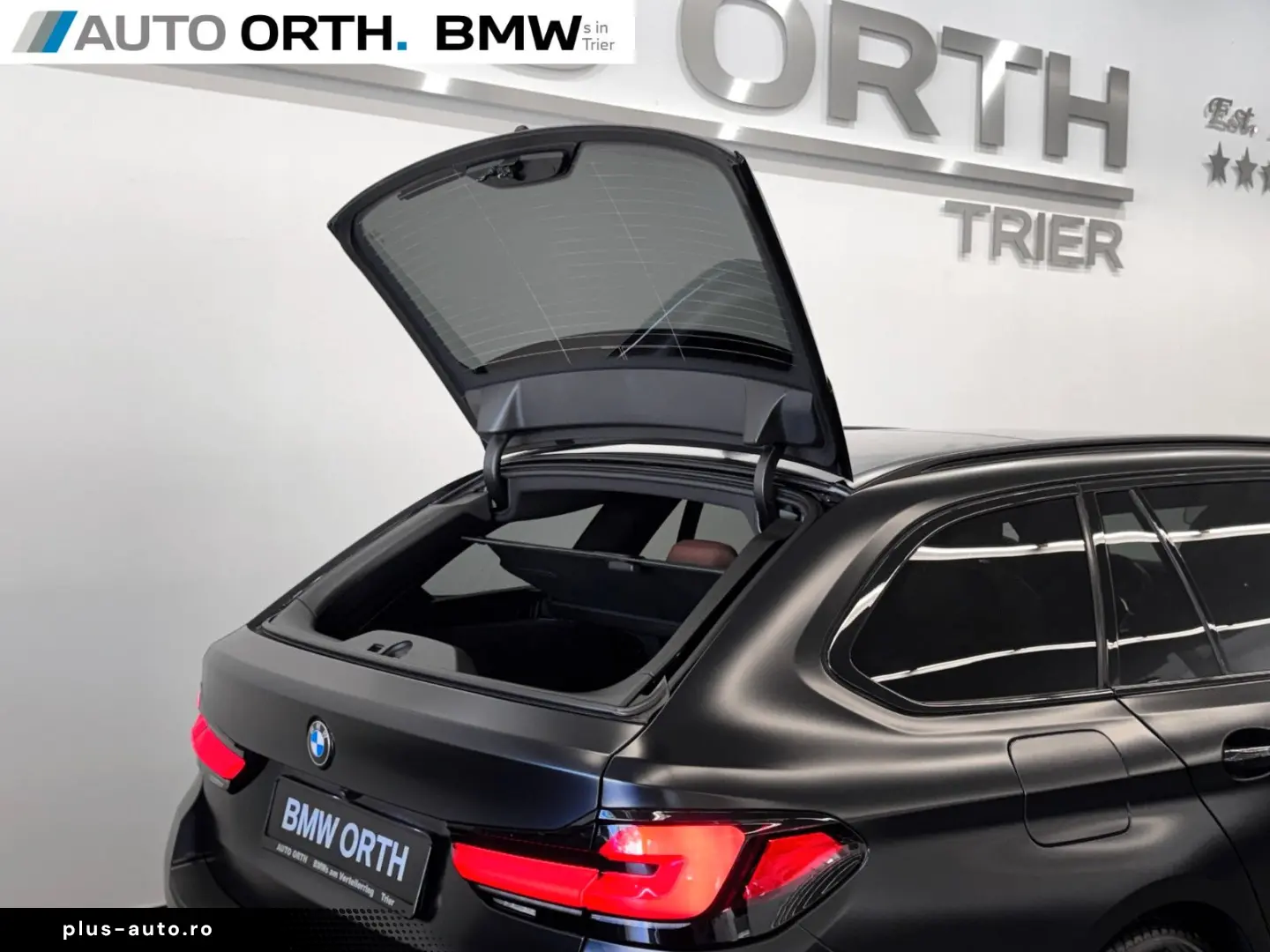BMW 520d xDrive Touring M-SPORT-PRO PANO