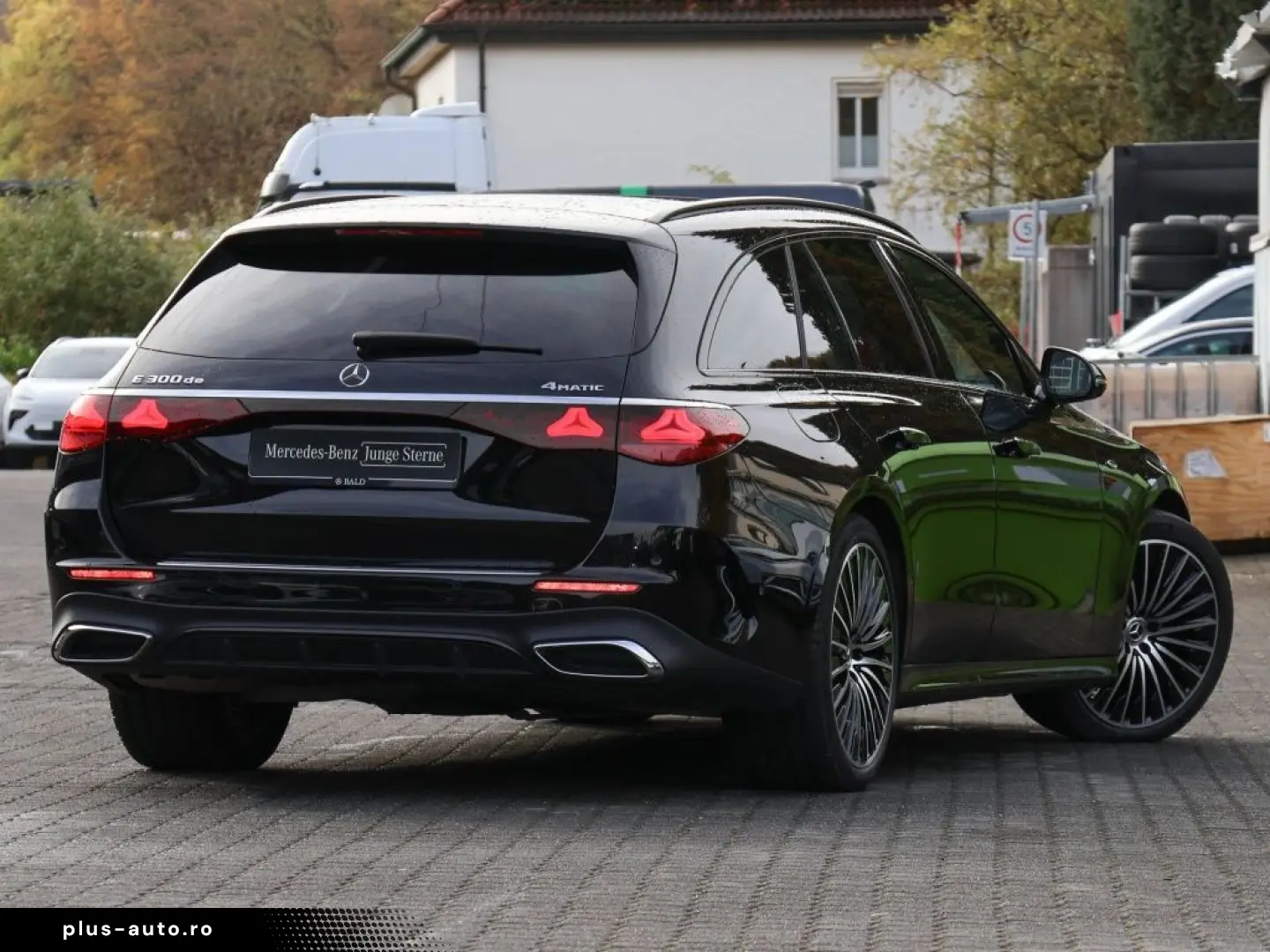 MERCEDES-BENZ E 300 de 4M T AMG-Sport Pano AHK 360 H&hellip;