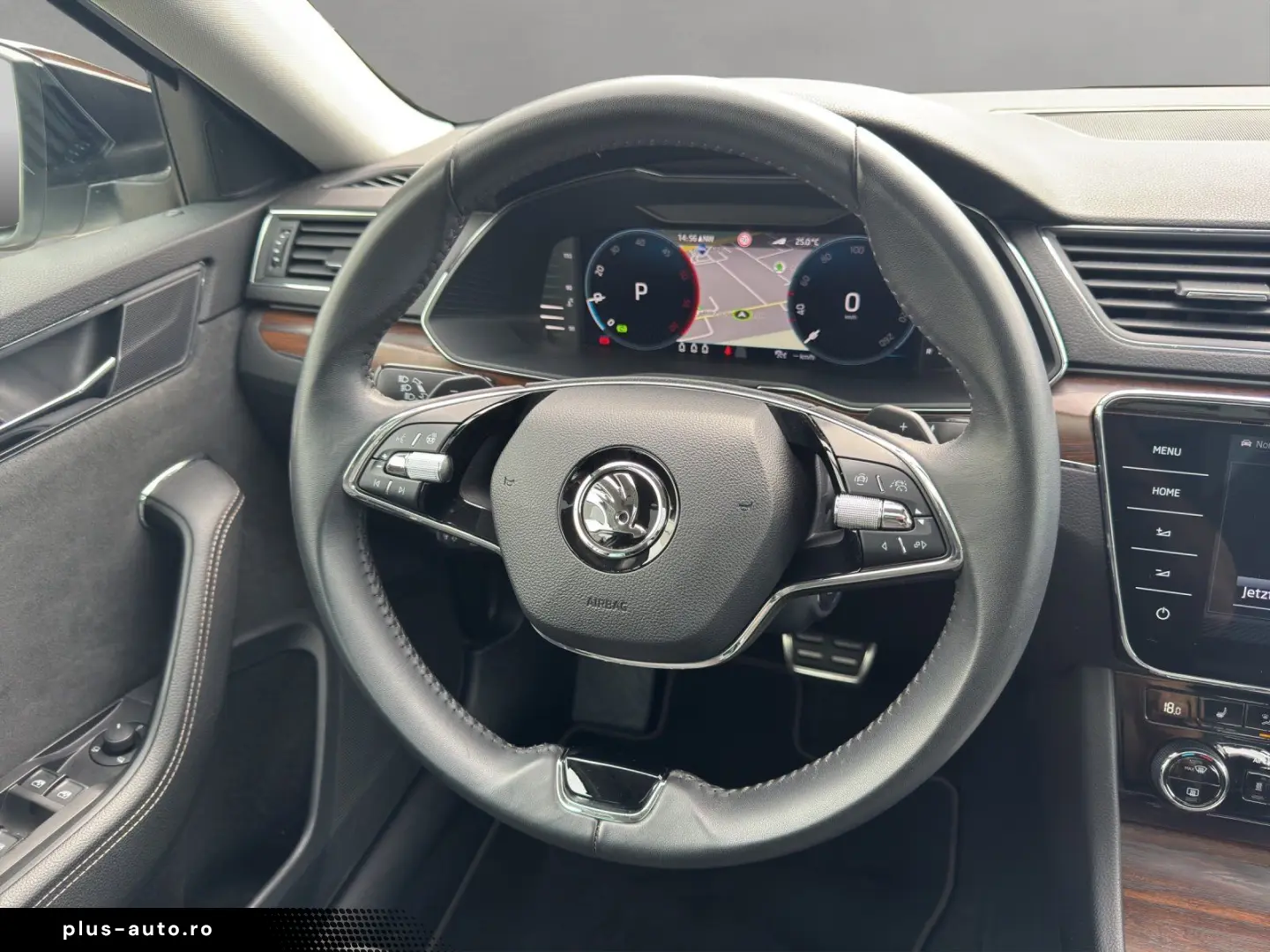 SKODA Superb Combi 2.0 TDI Scout Final Edt. AHK PANO