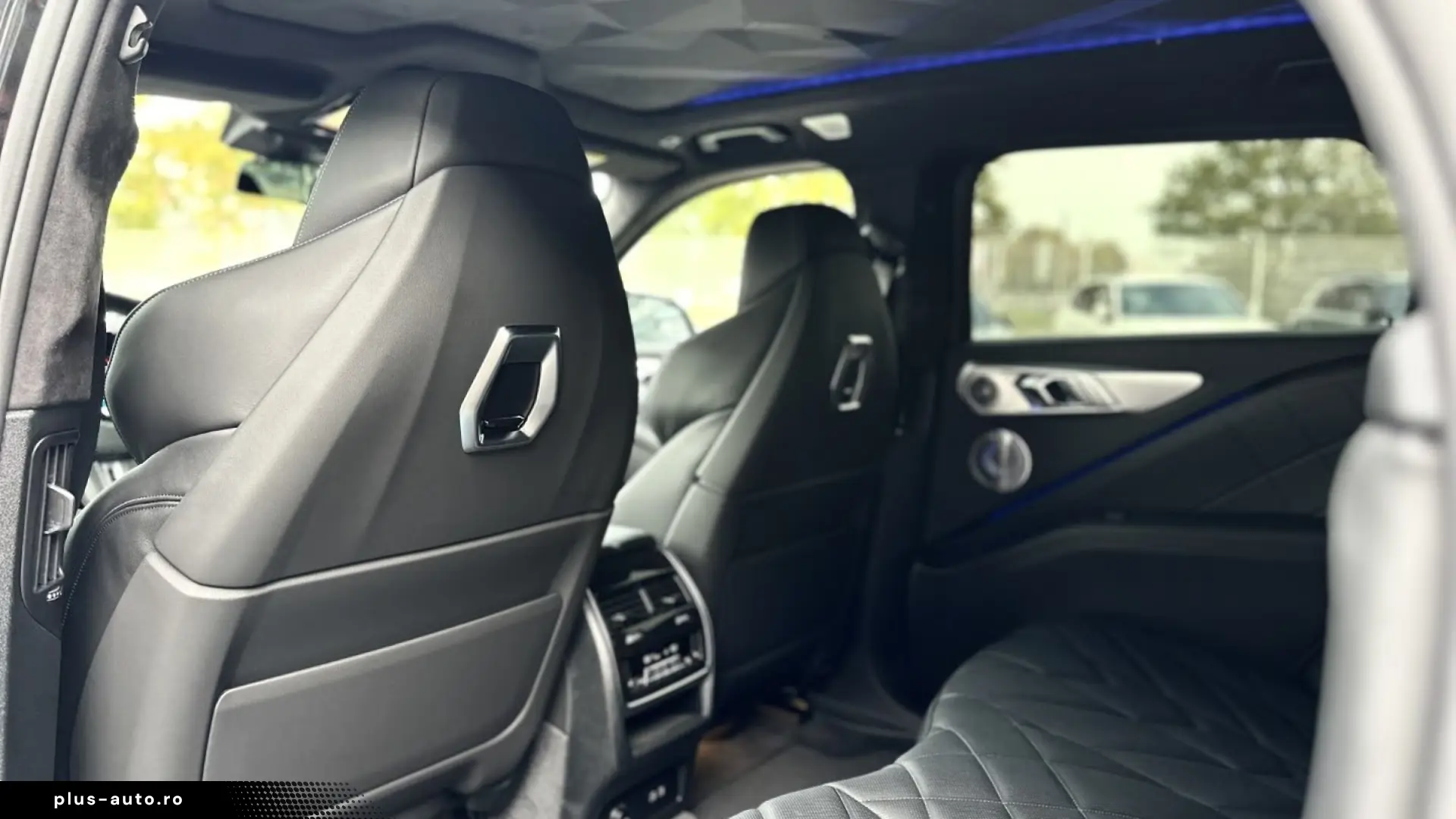 BMW XM 50e B&W Surround DAB