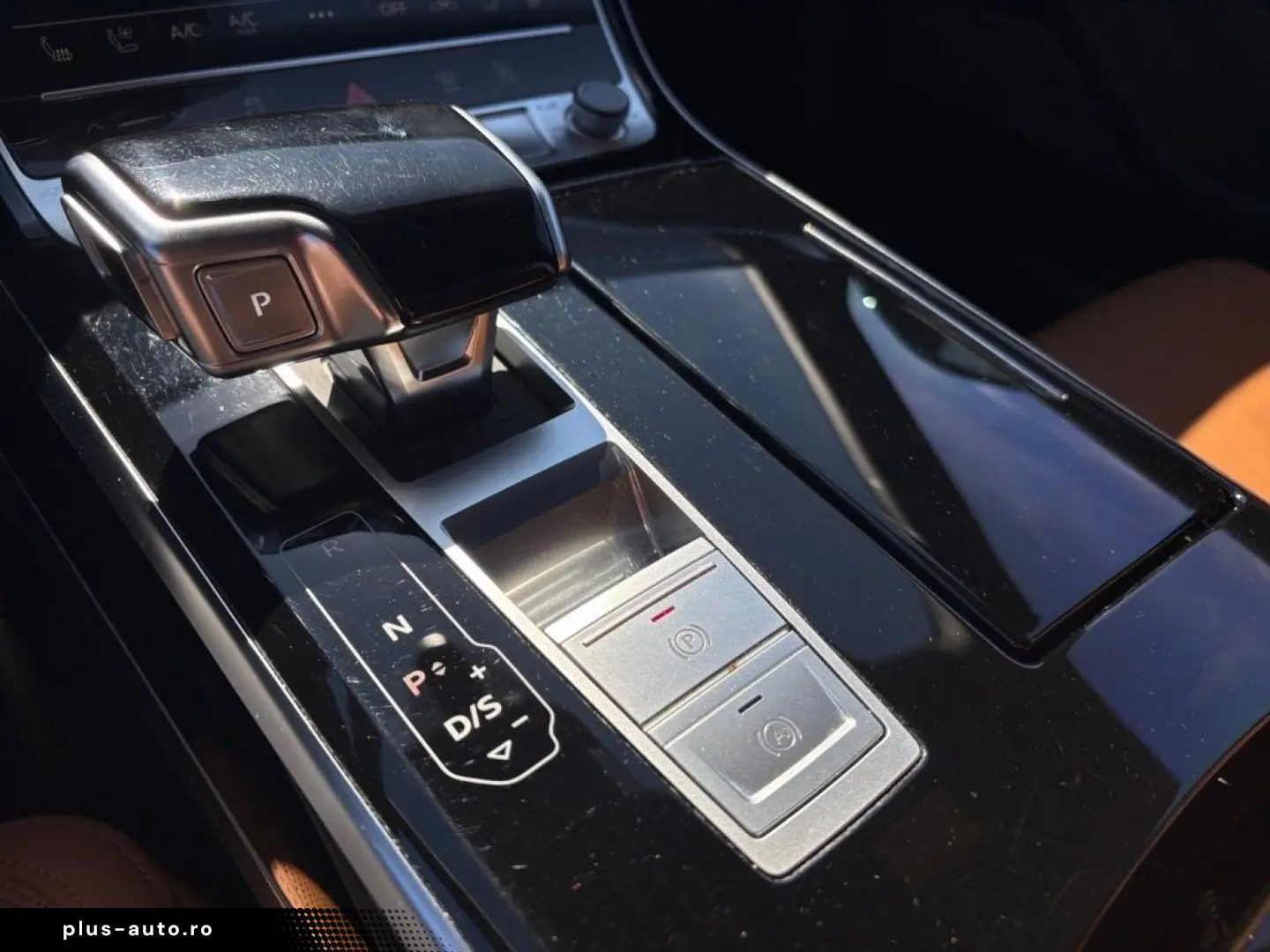 AUDI A8 60 TFSIe quattro L S-line FOND NIGHT HUD PANO