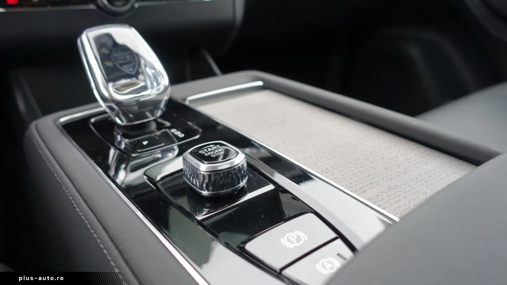 Volvo XC90Ultra Bright T8 AWD PANO B&W