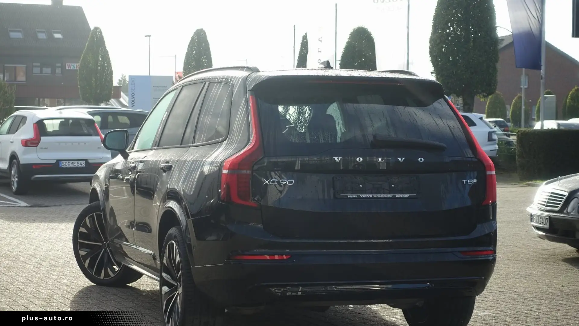 Volvo XC90T8 AWD Dark Plug-in B&W FourC