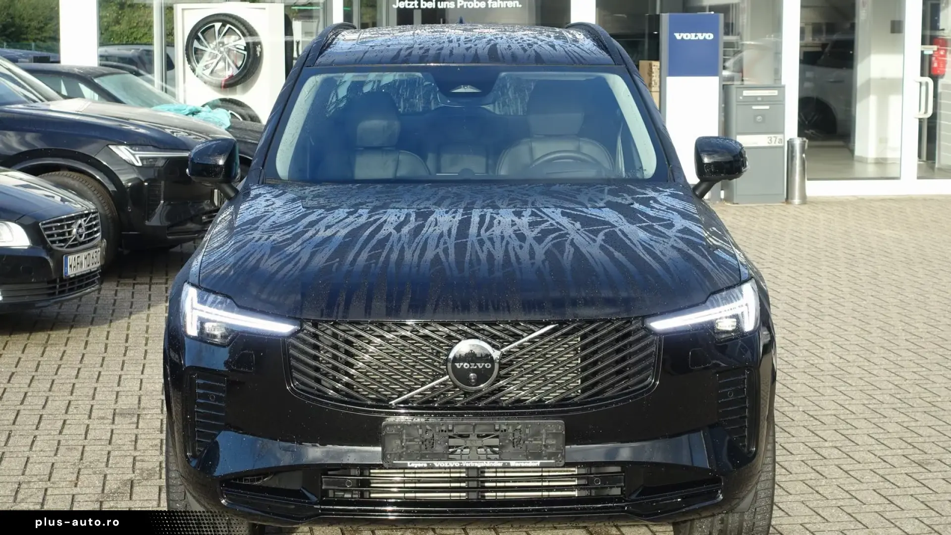 Volvo XC90T8 AWD Dark Plug-in B&W FourC