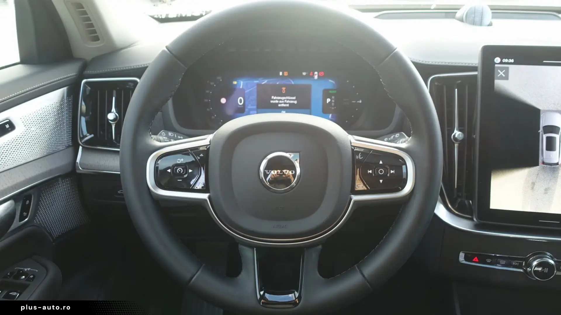Volvo XC90T8 AWD Dark Plug-in B&W FourC
