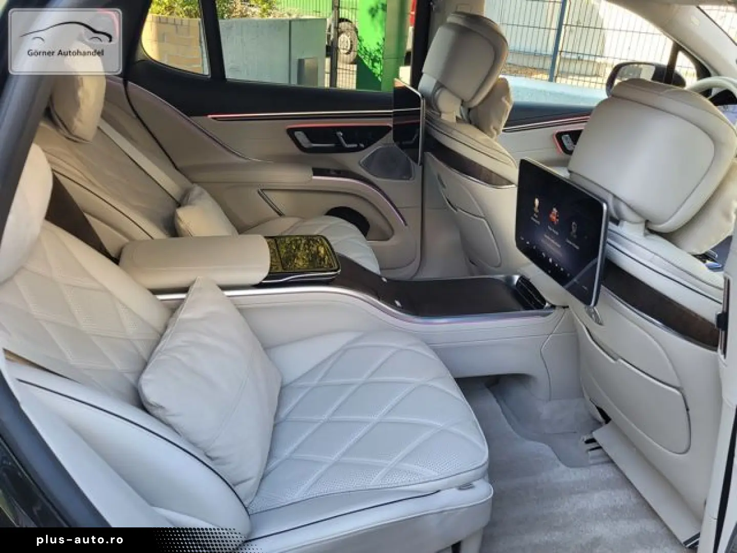 MERCEDES-BENZ EQS SUV 680 Maybach Night Series First-Class