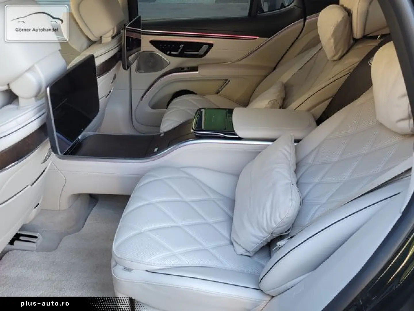 MERCEDES-BENZ EQS SUV 680 Maybach Night Series First-Class