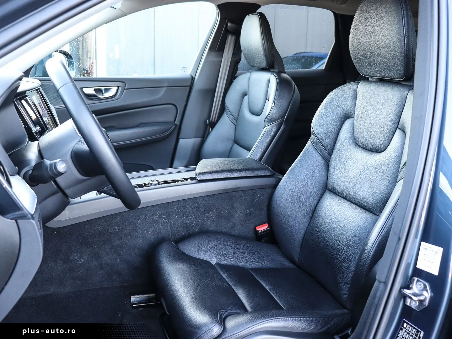 VOLVO XC60 Momentum Pro 2WD