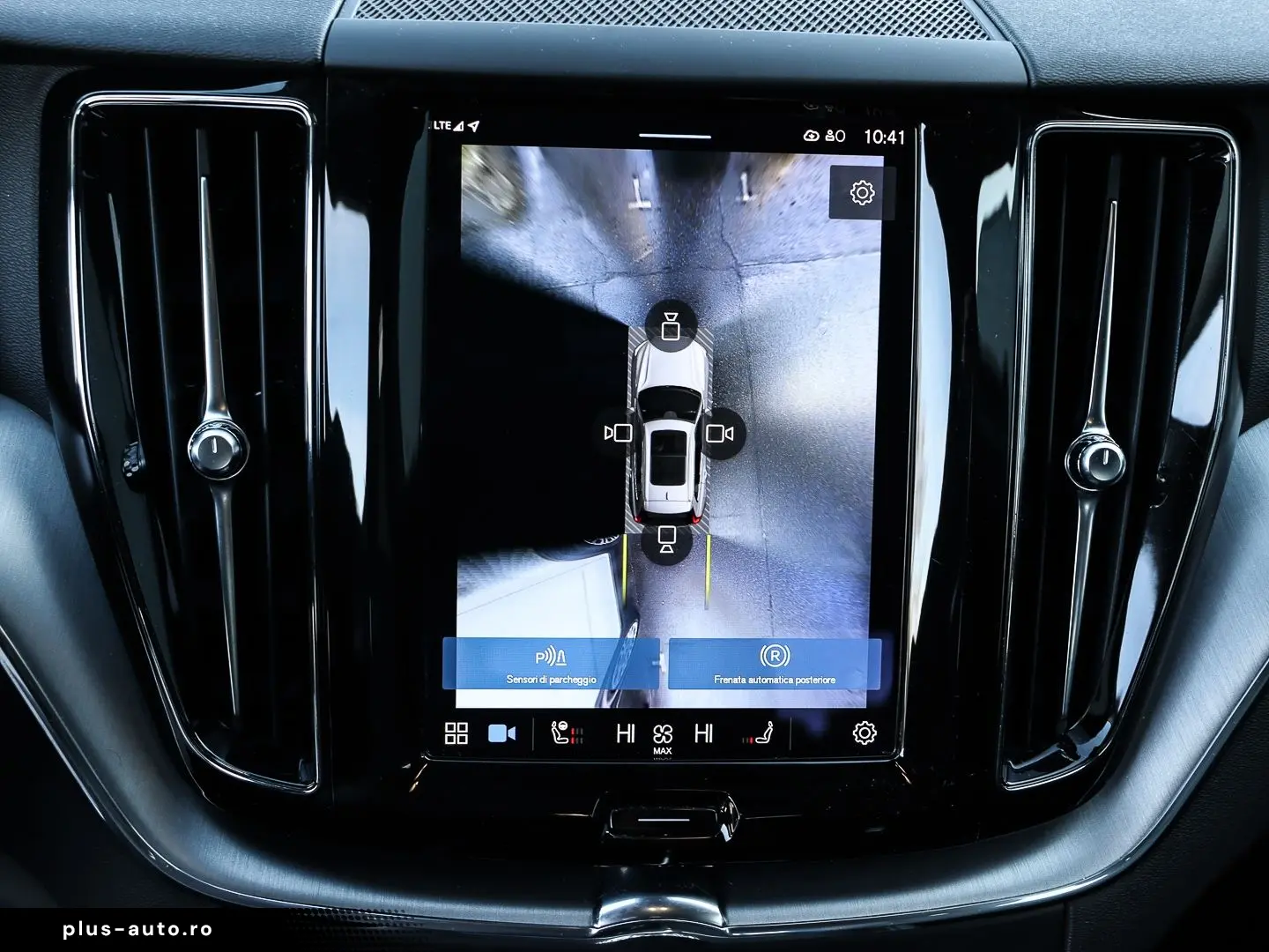 VOLVO XC60 Momentum Pro 2WD