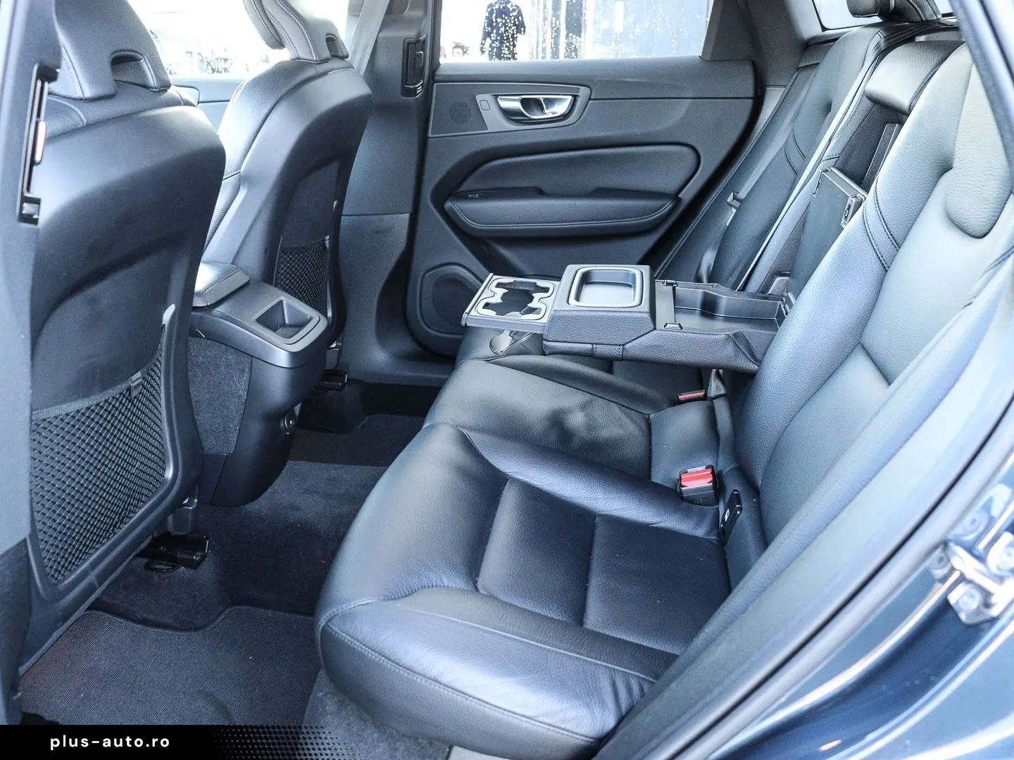 VOLVO XC60 Momentum Pro 2WD