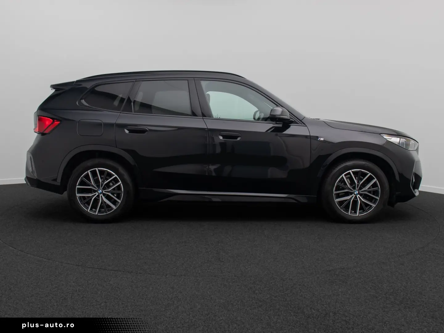 BMW X1 sD20i M Sport AHK 360 ACC  18