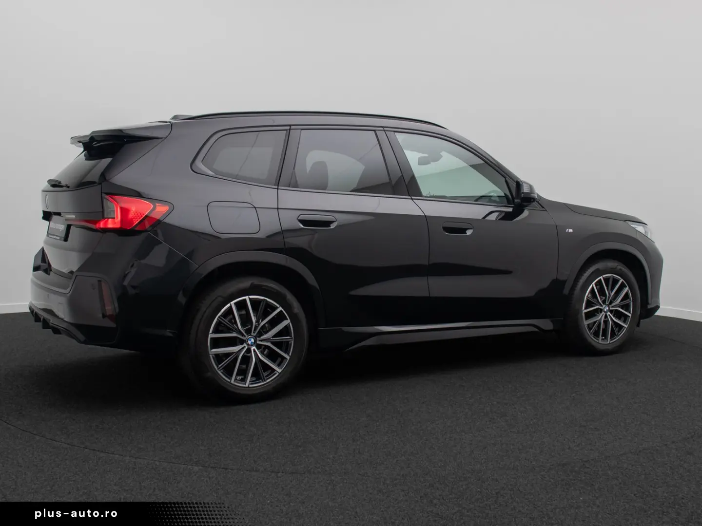BMW X1 sD20i M Sport AHK 360 ACC  18