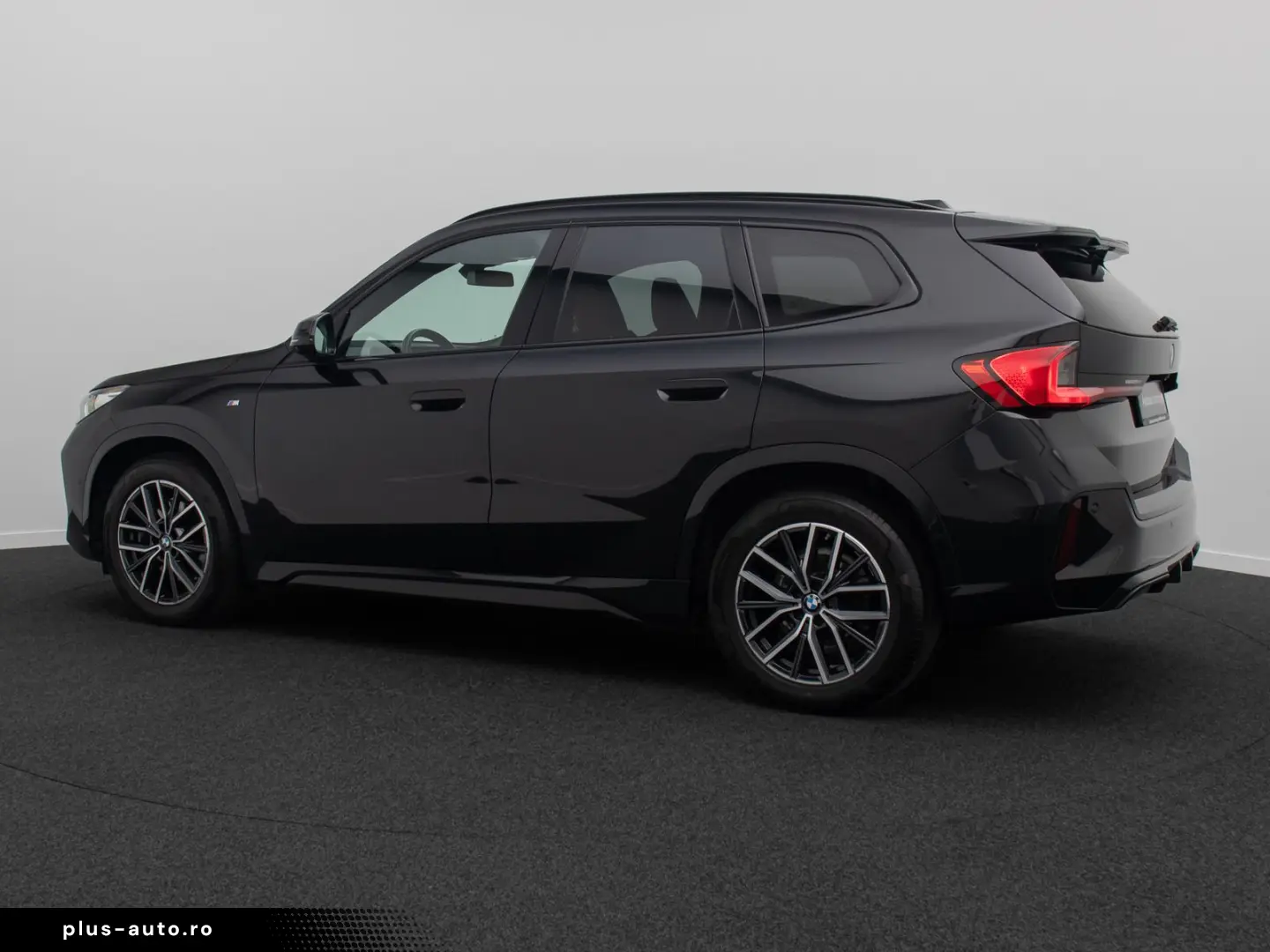 BMW X1 sD20i M Sport AHK 360 ACC  18