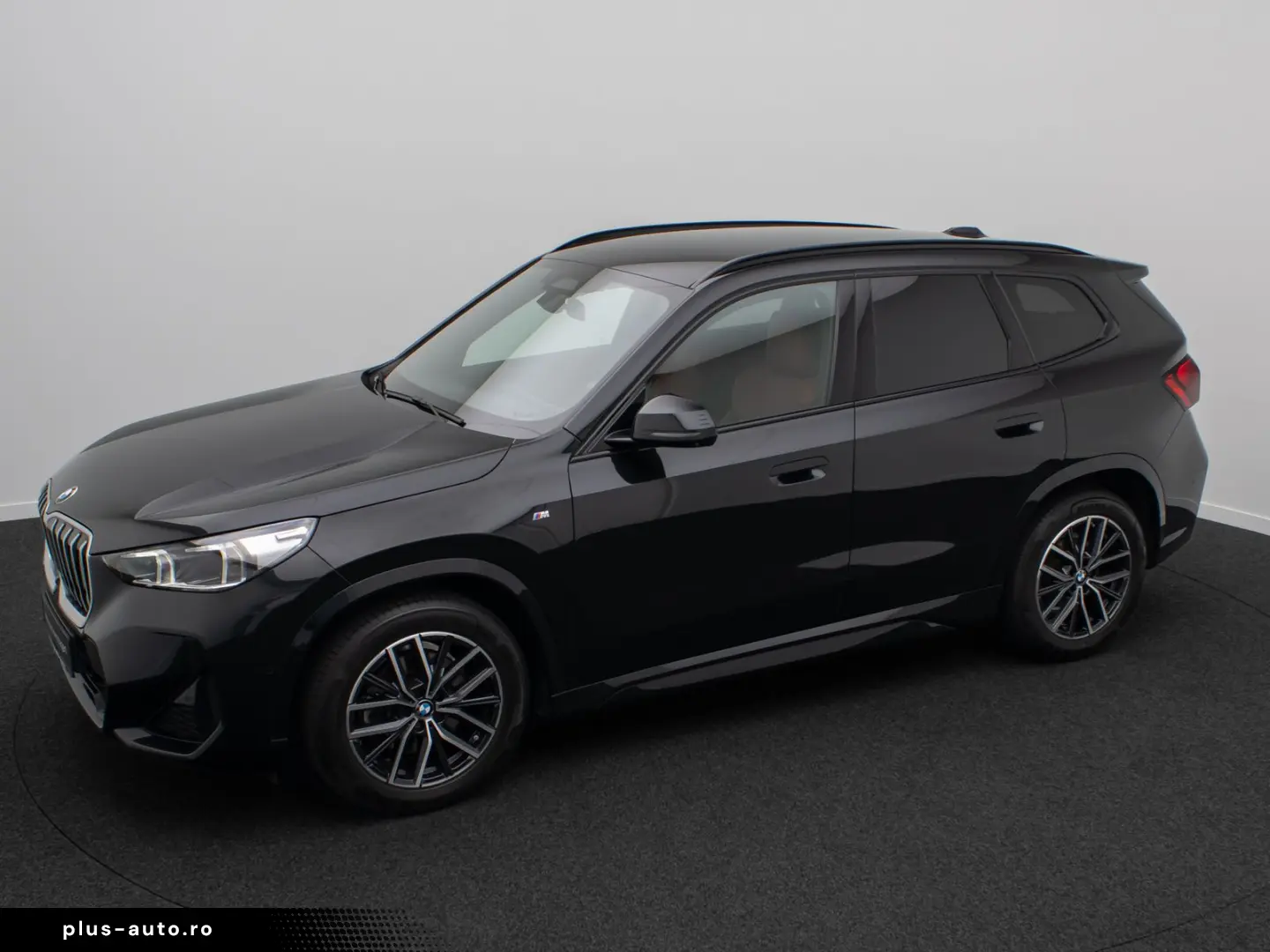 BMW X1 sD20i M Sport AHK 360 ACC  18