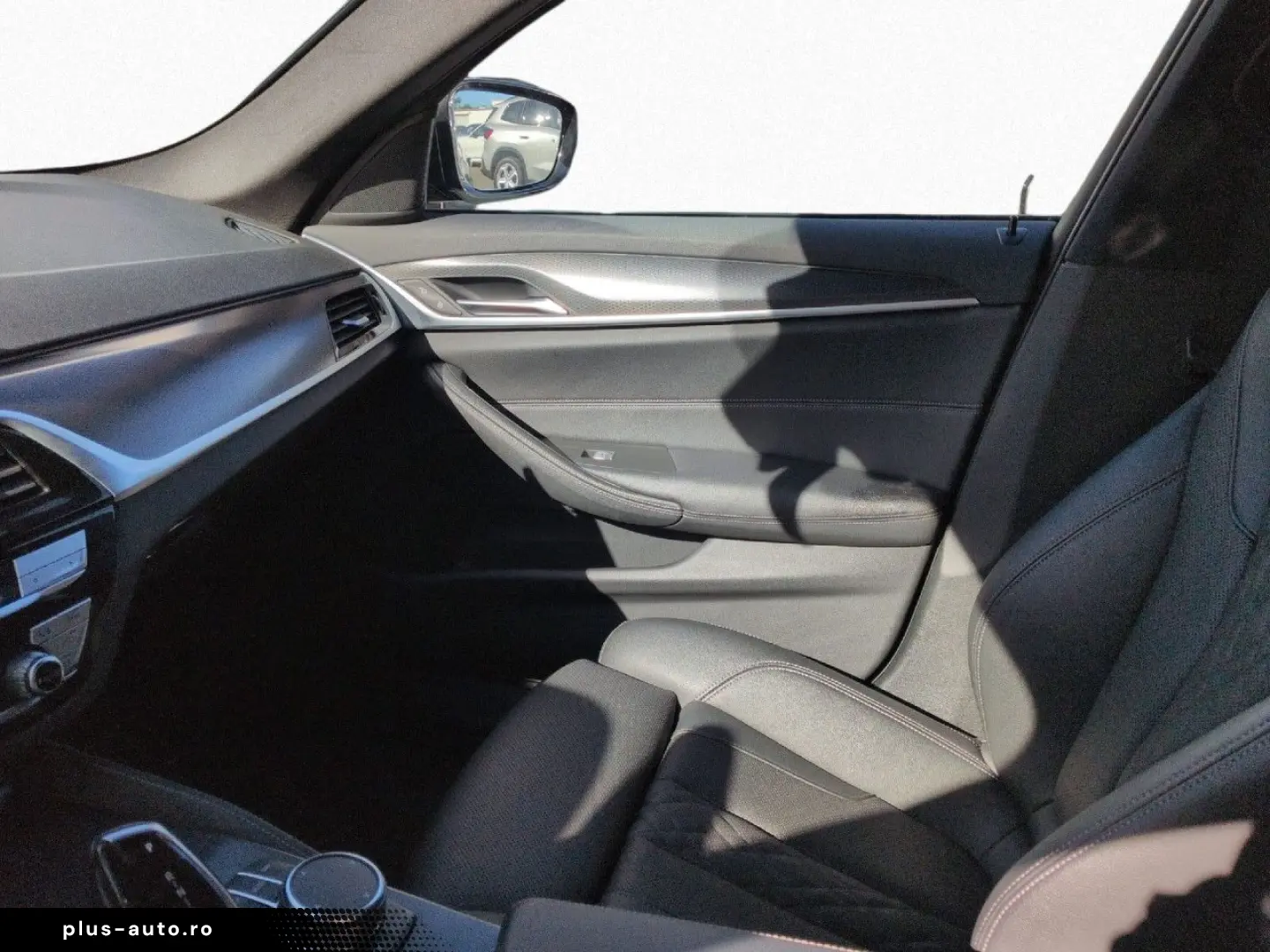 BMW 520d Lim. M Sport HuD Kamera 19  Shadow PA DA