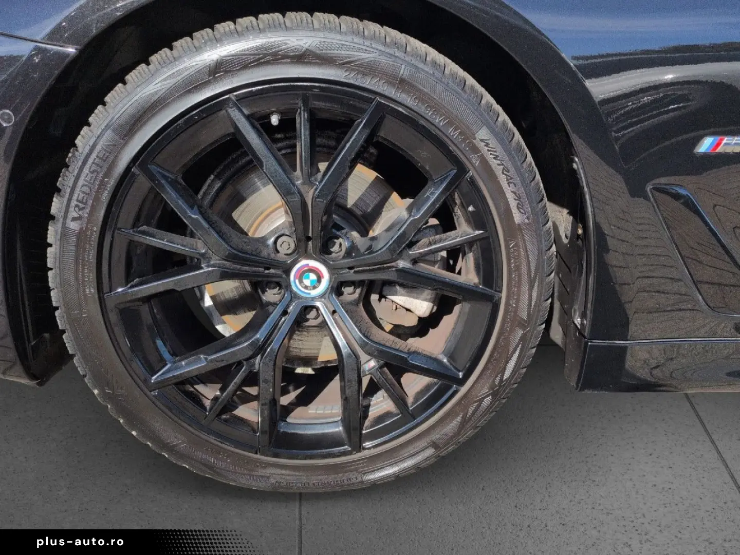 BMW 520d Lim. M Sport HuD Kamera 19  Shadow PA DA