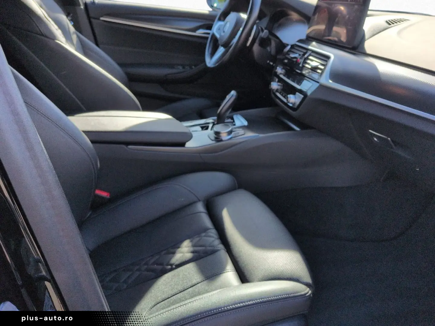 BMW 520d Lim. M Sport HuD Kamera 19  Shadow PA DA