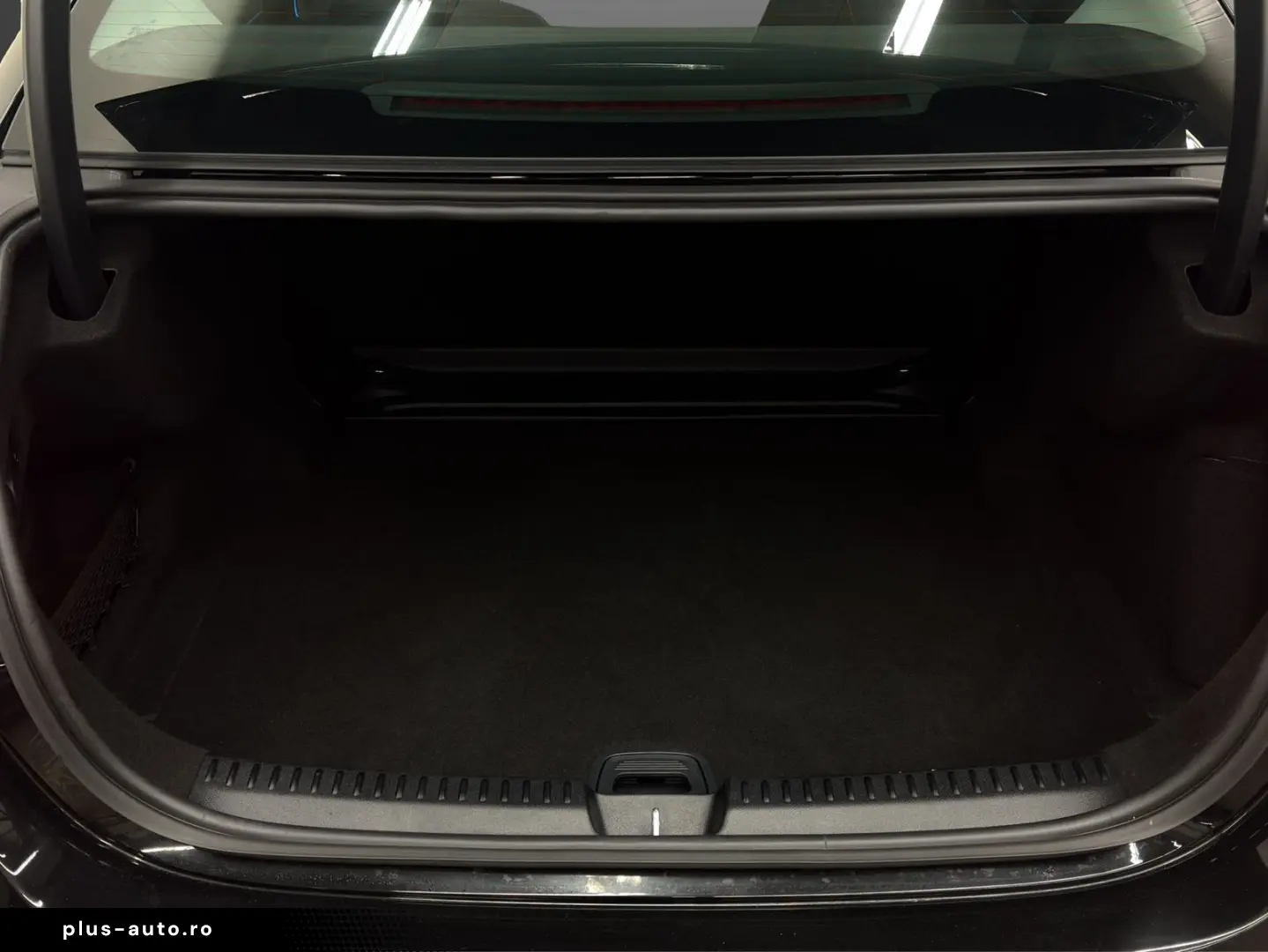 MERCEDES-BENZ E 220 d Avantgarde Pano Keyless Totwinkel MBUX