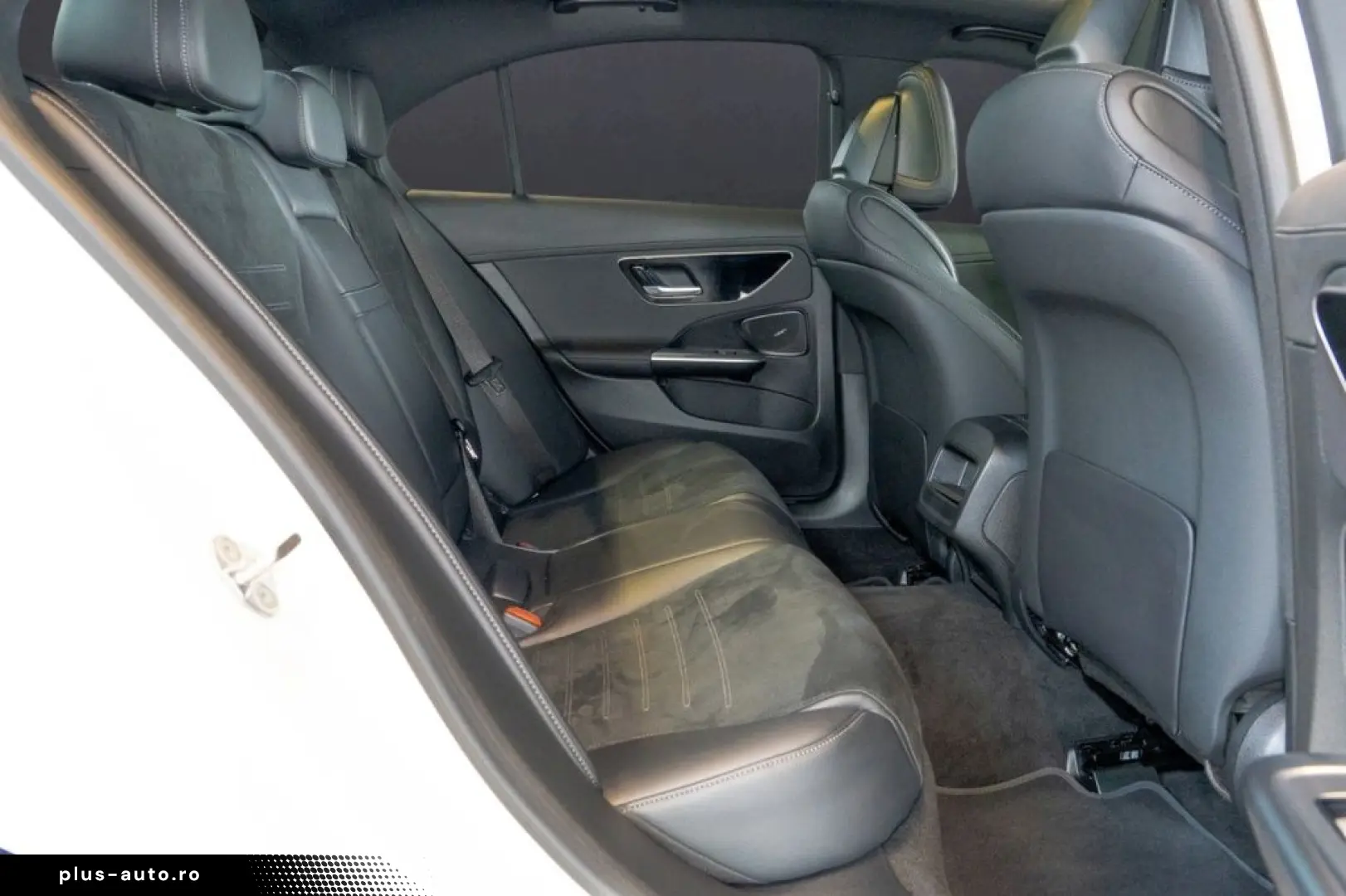 MERCEDES-BENZ C 300  AMG Night Pano LED Kamera Navi Sound