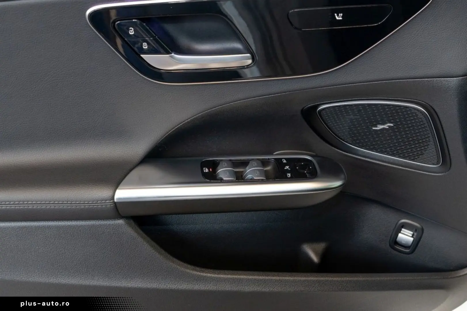 MERCEDES-BENZ C 300  AMG Night Pano LED Kamera Navi Sound