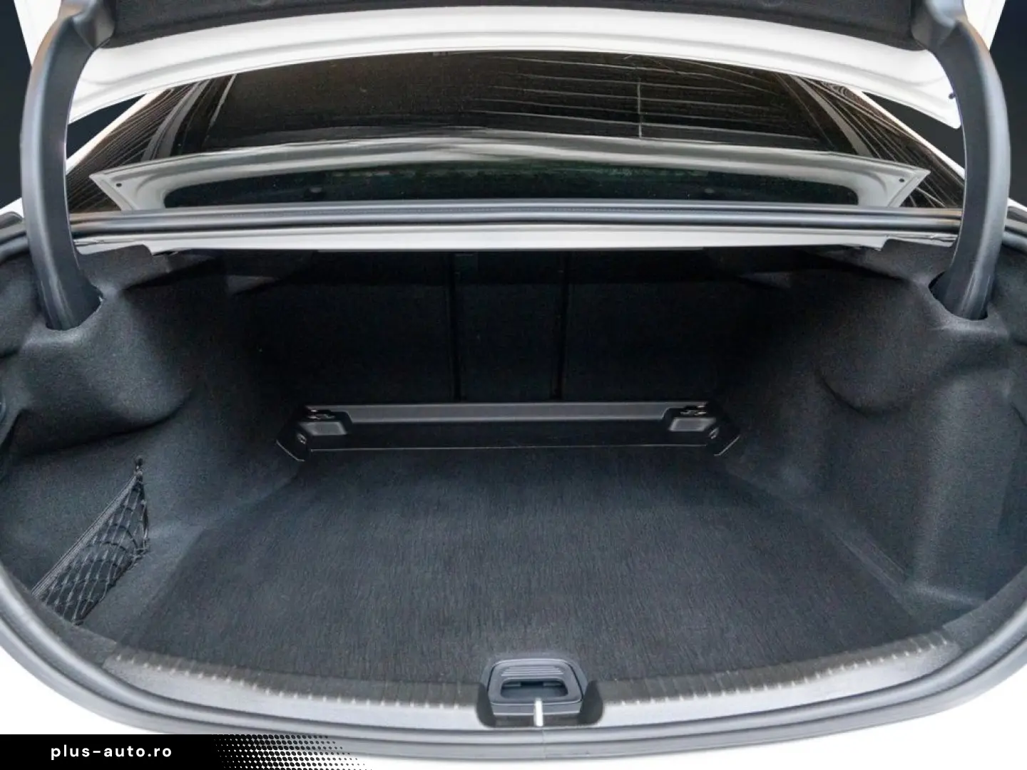 MERCEDES-BENZ C 300  AMG Night Pano LED Kamera Navi Sound