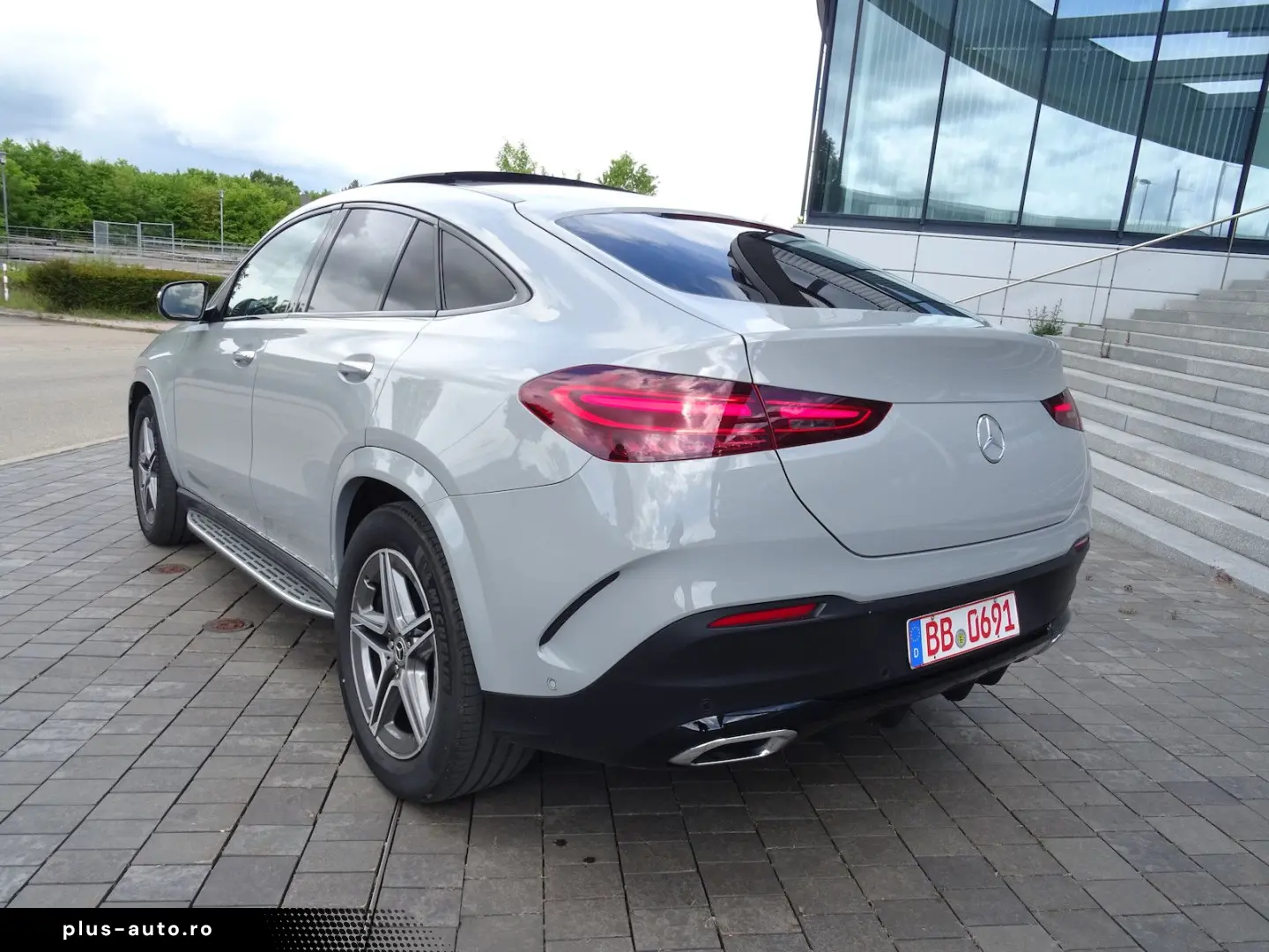 MERCEDES-BENZ GLE 300 d 4M Coupe AMG Pano AHK Airmatic Burm
