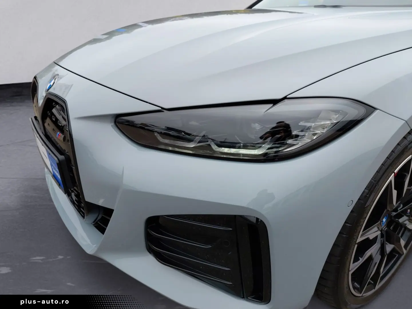 BMW i4 M50 M Sportpaket Pro Glasdach AHK Head UP Dis