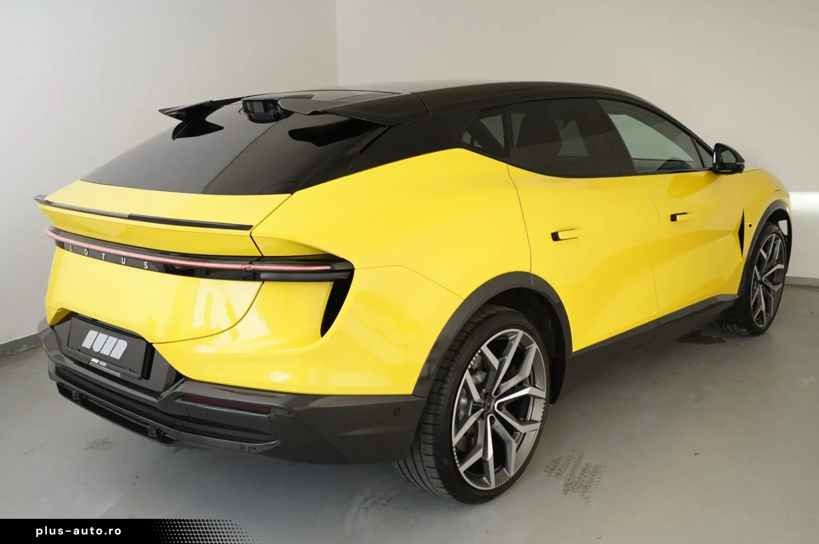 LOTUS Eletre R Komfortsitze   KEF   Highway Assist