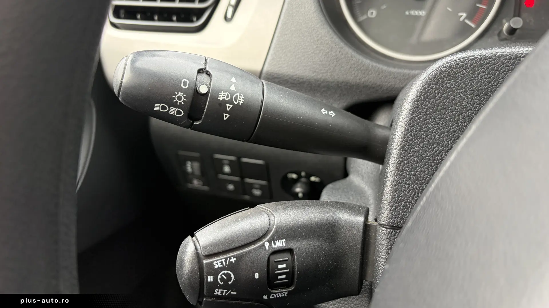 PEUGEOT 301