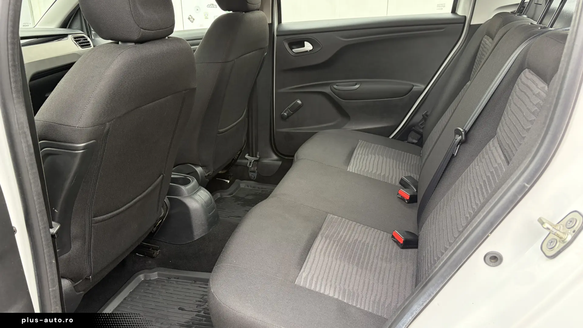 PEUGEOT 301