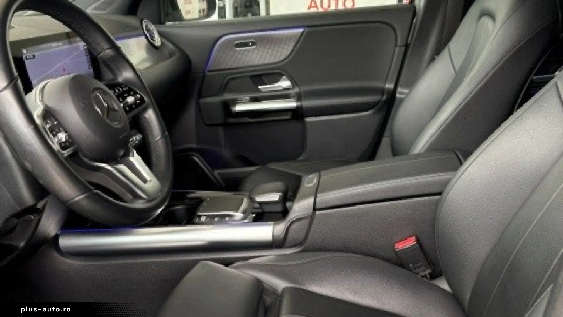 Mercedes-Benz GLA 180 Echipare Luxury Edition