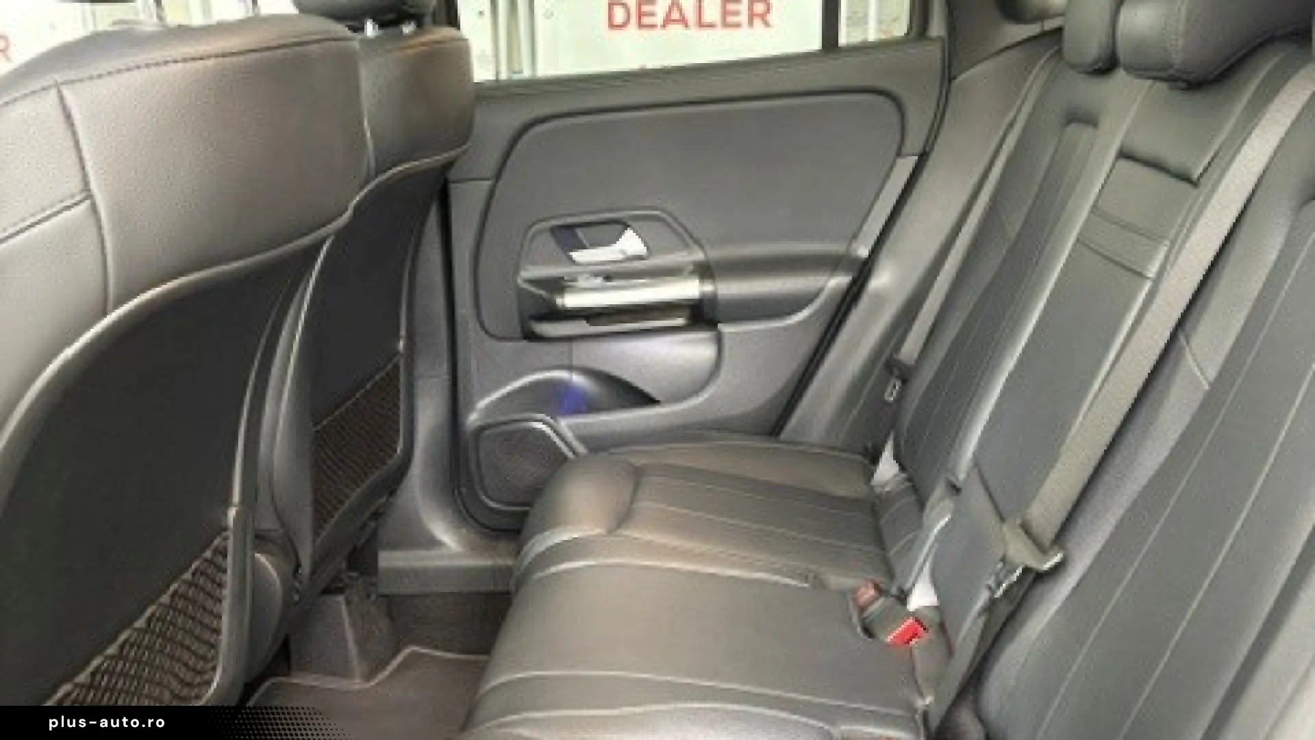 Mercedes-Benz GLA 180 Echipare Luxury Edition