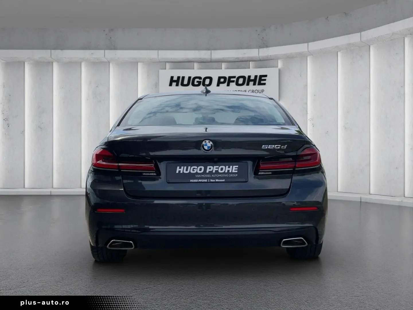BMW 520d Limousine. Driving Assist