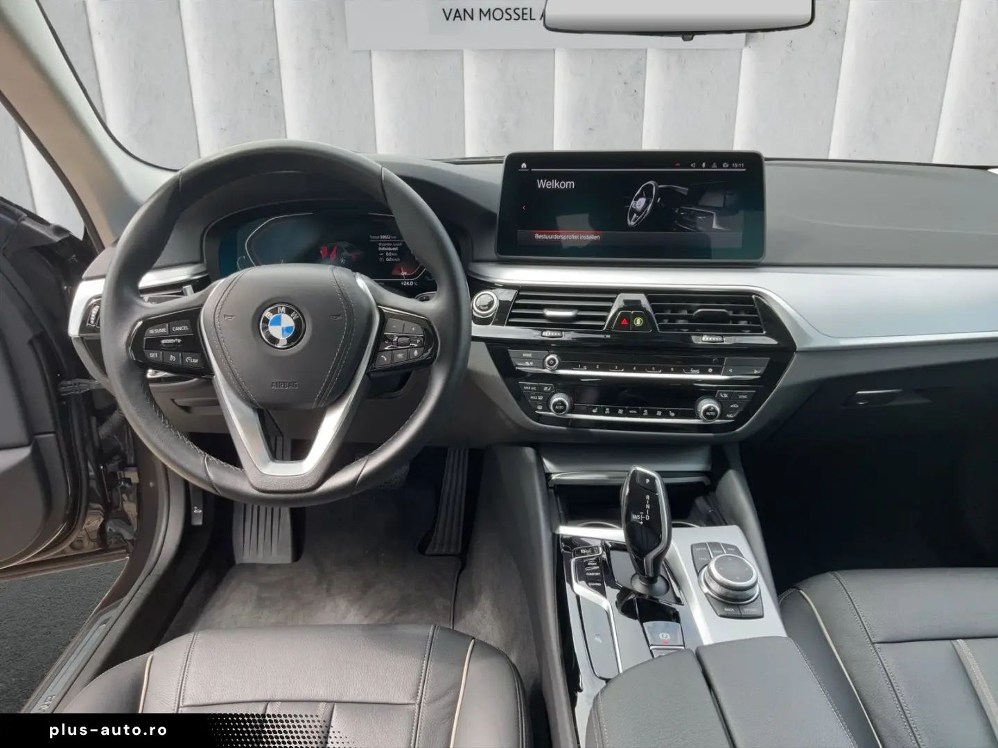 BMW 520d Limousine. Driving Assist