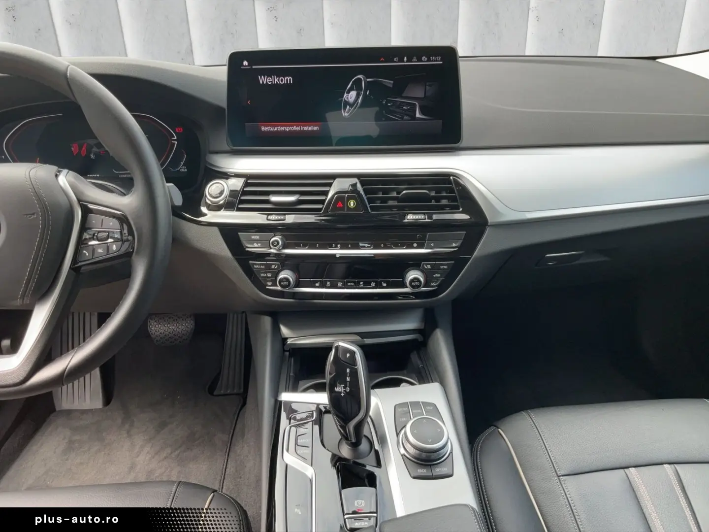 BMW 520d Limousine. Driving Assist