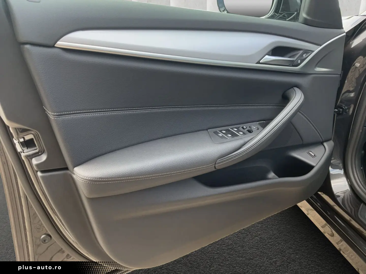 BMW 520d Limousine. Driving Assist