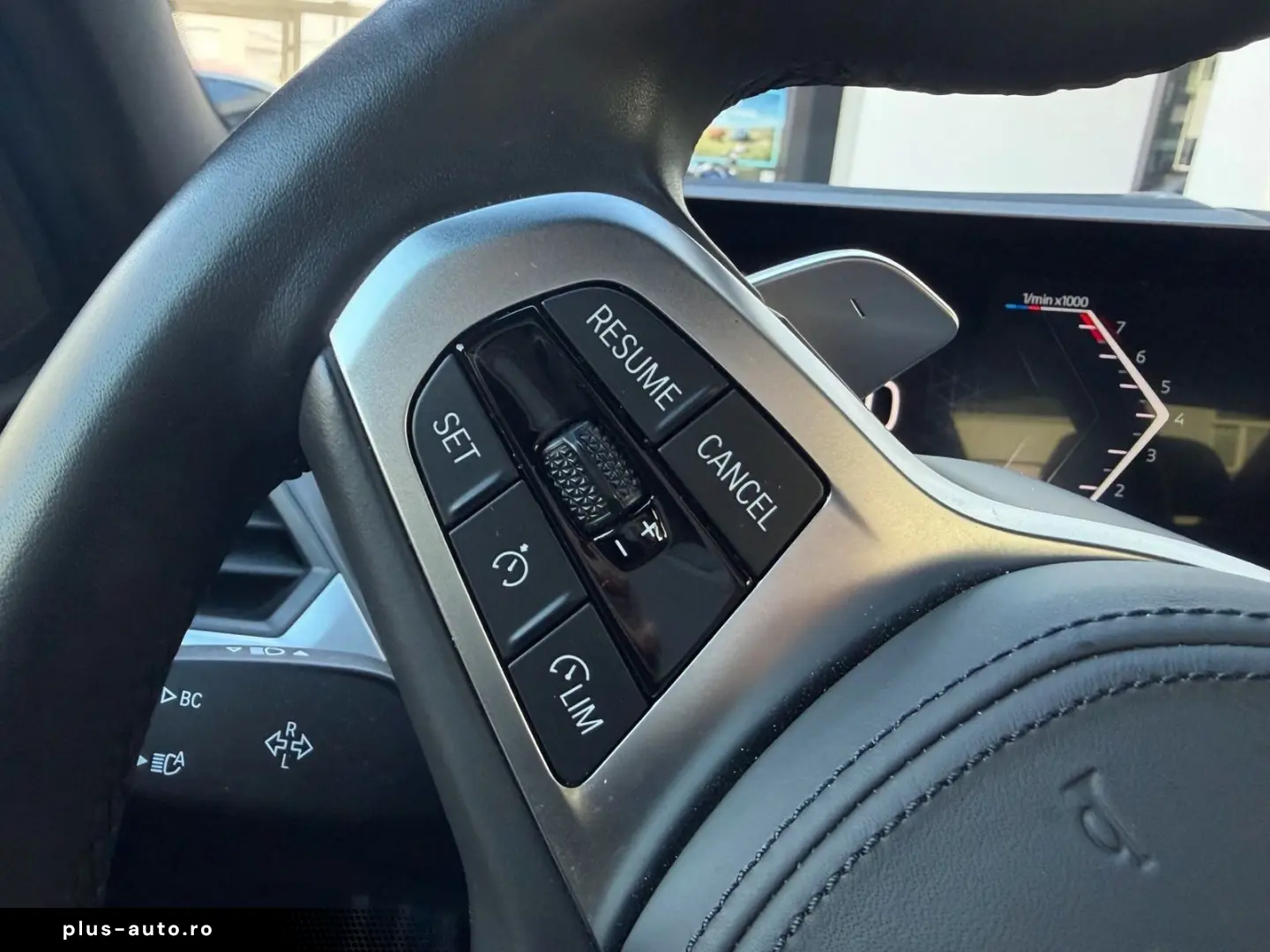 BMW 320i Limousine M Sport AdapLED DA PA HiFi HuD