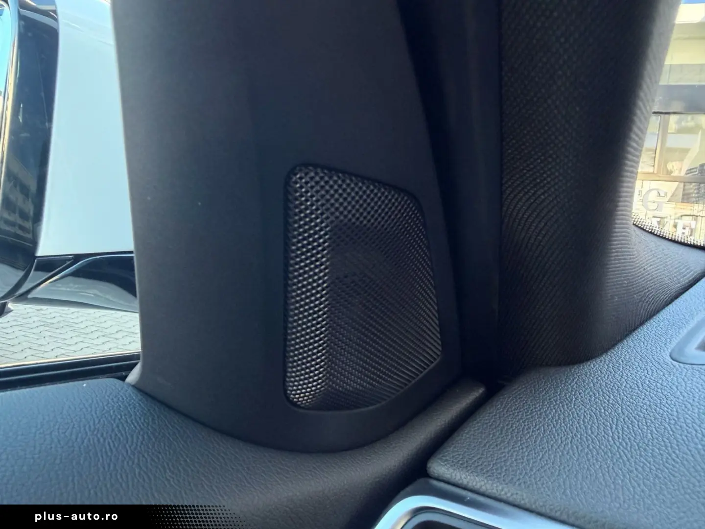 BMW 320i Limousine M Sport AdapLED DA PA HiFi HuD