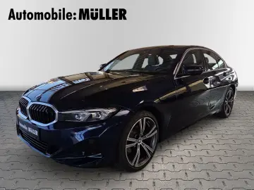BMW 320 i Lim. SPORTSITZE LED. DAB