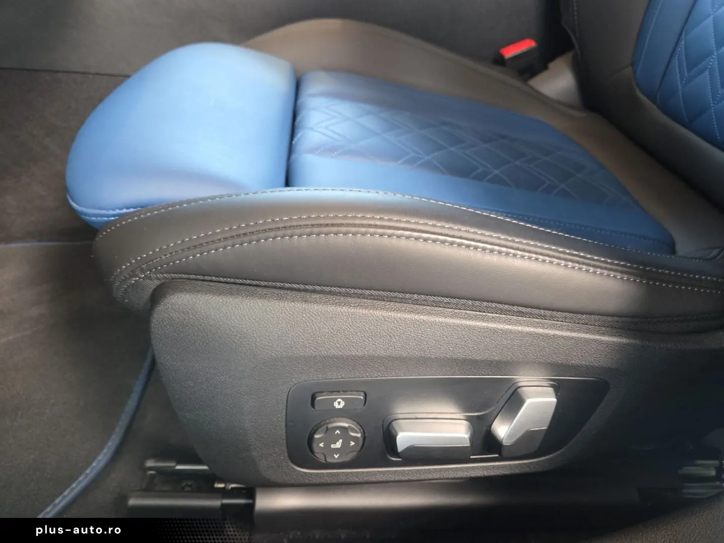 BMW 320 i Lim. SPORTSITZE LED. DAB