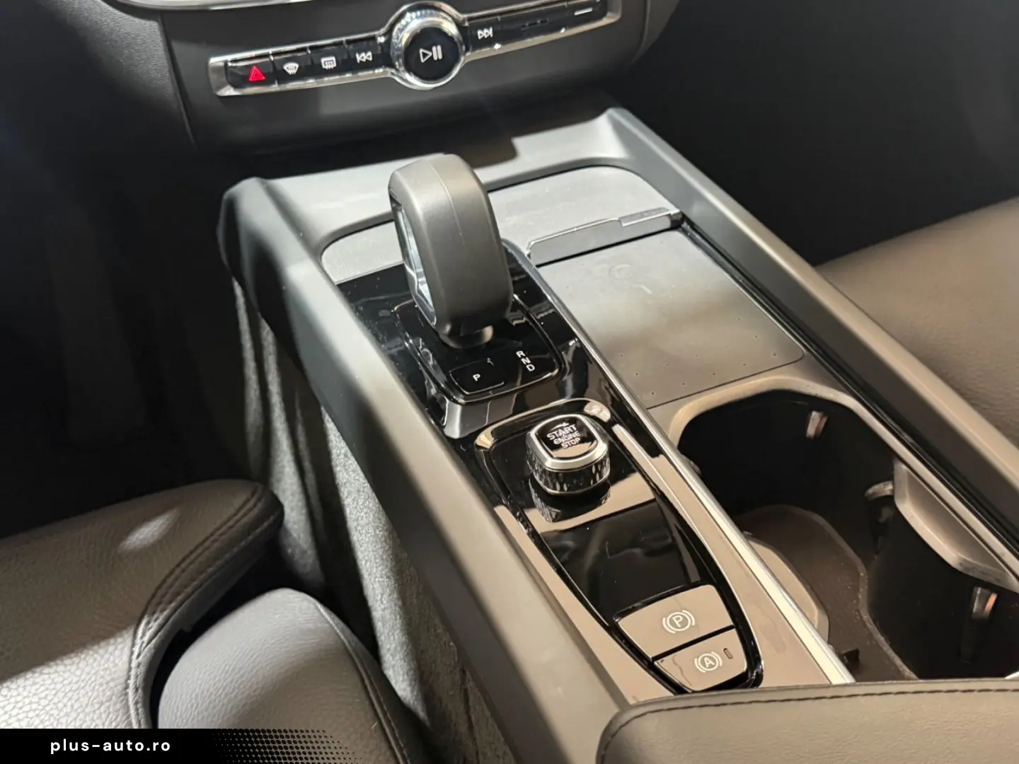 VOLVO XC 60 XC60 Plus Dark AWD