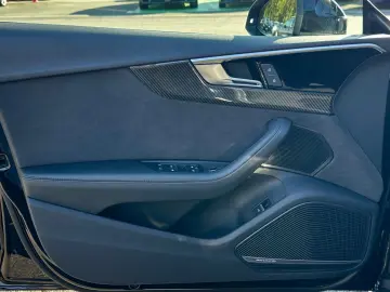 AUDI RS5 SB COMPETITION BLACK SPORTABGAS SCHALENSITZ